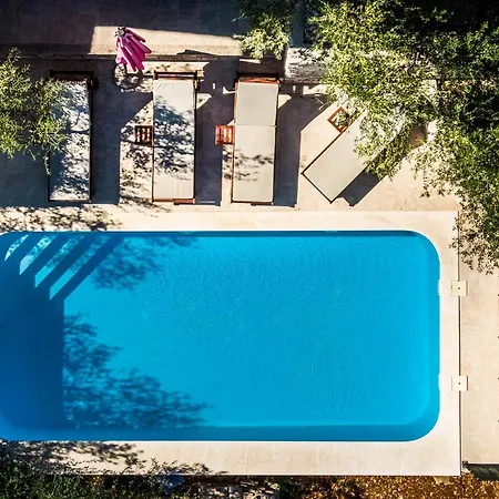 Luxury Stairway To Heaven With Pool *